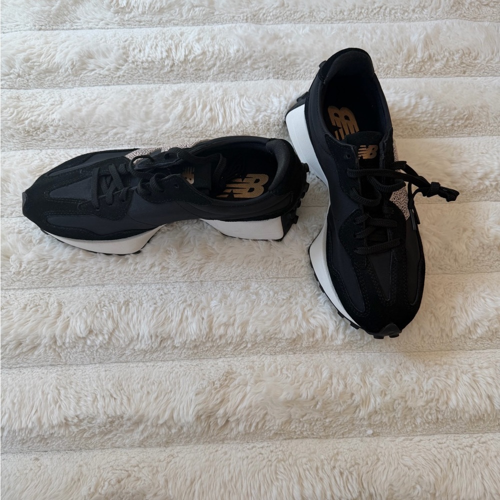 Never Worn New Balance Black Leopard 327 Women's Leopard 'N' - Picture 6 of 6